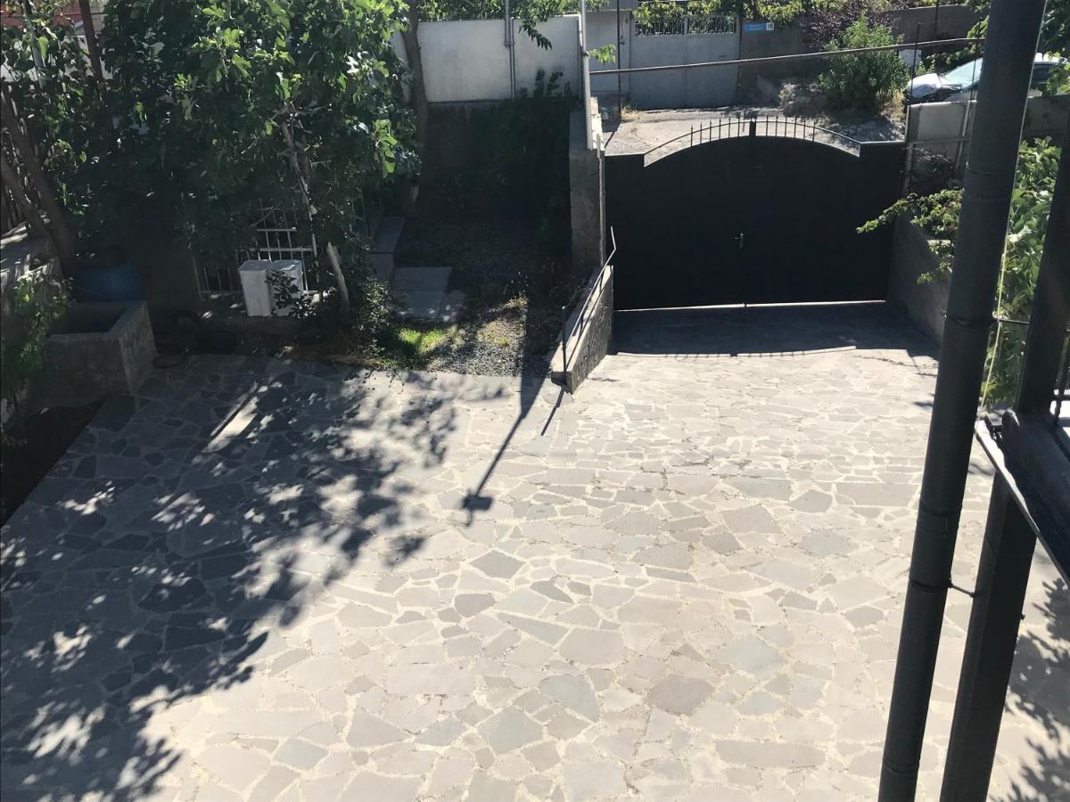 Guest House Eden Tiflis Exterior foto